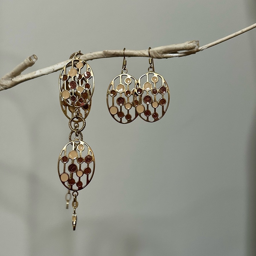 Nude Tones Matching Earrings and Bracelet Set